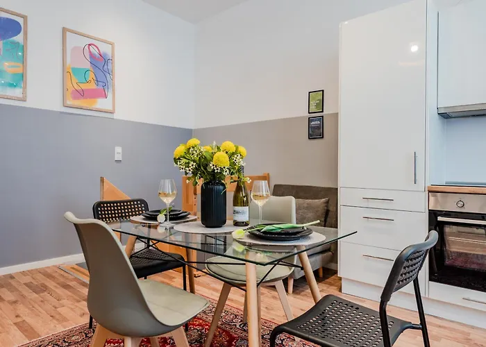 Spacious, 3 Flat With Gym & Play Area Berlin