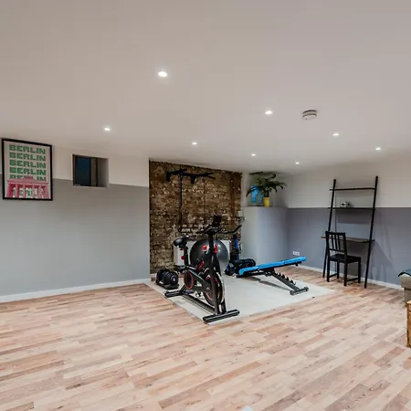 Apartment Spacious, 3 Flat With Gym & Play Area Berlin