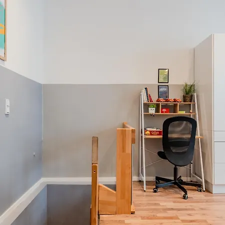 Apartment Spacious, 3 Flat With Gym & Play Area *