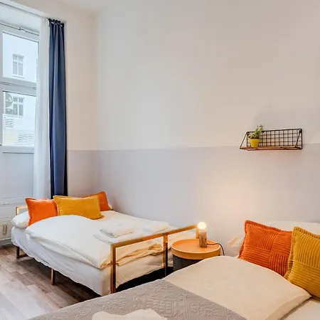 Apartment Spacious, 3 Flat With Gym & Play Area Berlin