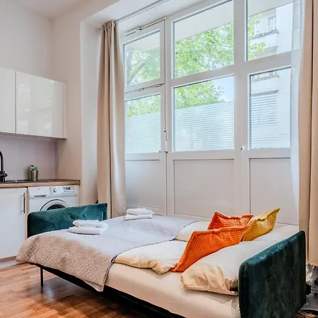 Apartment Spacious, 3 Flat With Gym & Play Area Berlin