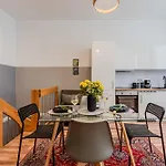 Mit Fitness- Und Spielbereich * Berlin