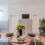 Mit Fitness- Und Spielbereich *