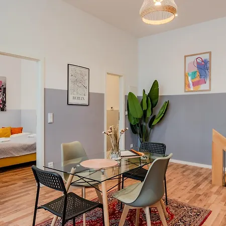Spacious, 3 Flat With Gym & Play Area Berlin