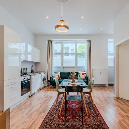 Apartment Spacious, 3 Flat With Gym & Play Area