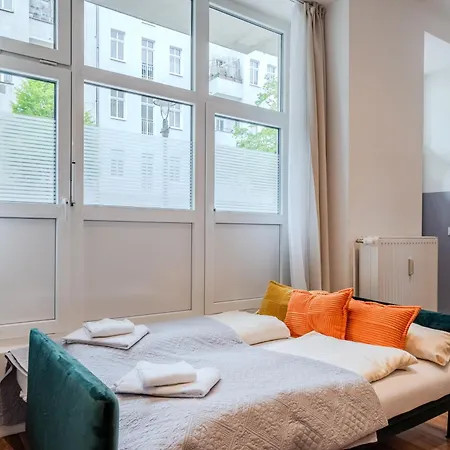 Spacious, 3 Flat With Gym & Play Area Berlin