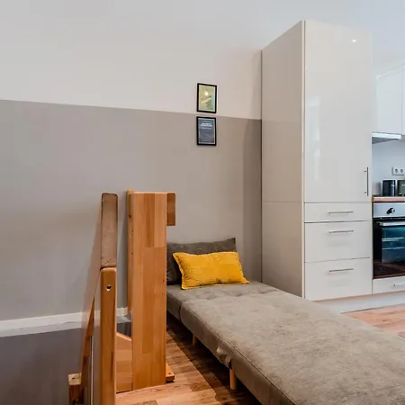 דירה Spacious, 3 Flat With Gym & Play Area ברלין