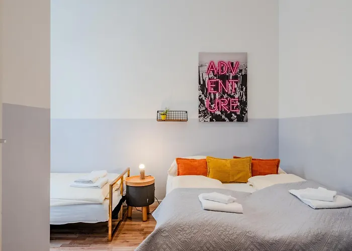 Spacious, 3 Flat With Gym & Play Area Berlin