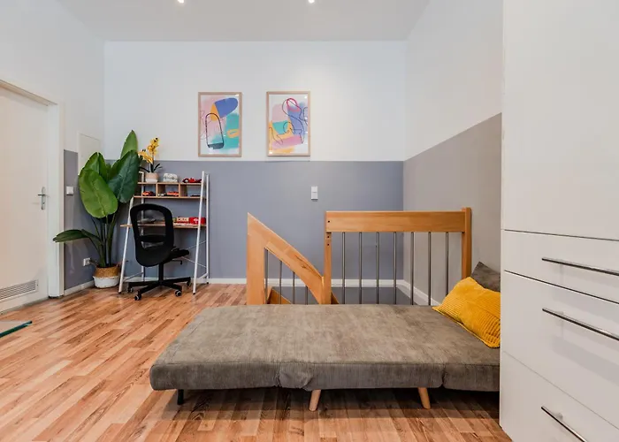 Apartment Spacious, 3 Flat With Gym & Play Area *